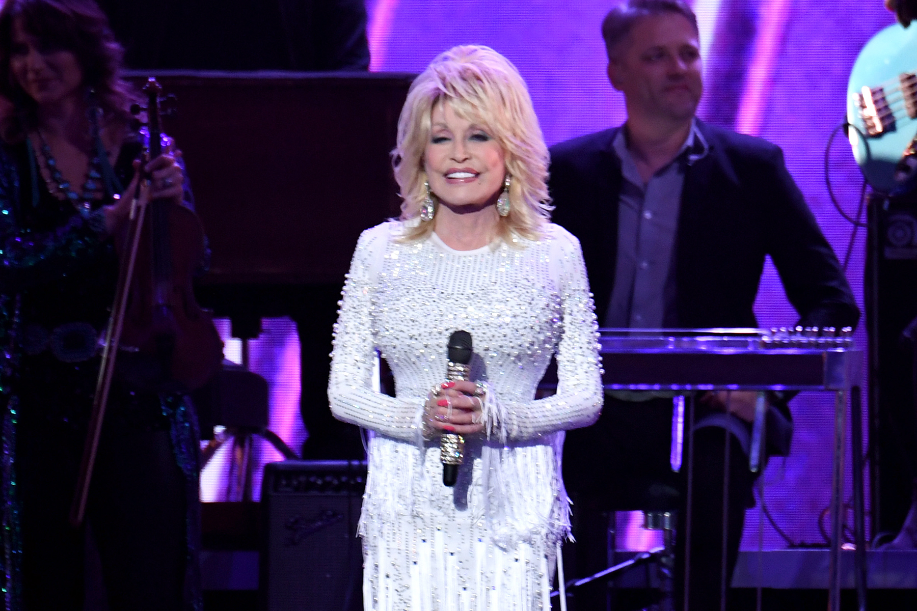 Dolly Parton Tells Fans to Keep the Faith During Coronavirus Pandemic