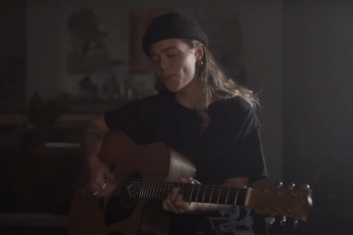 Screenshot of Tash Sultana covering "Through the Valley" from 'The Last of Us Part II'