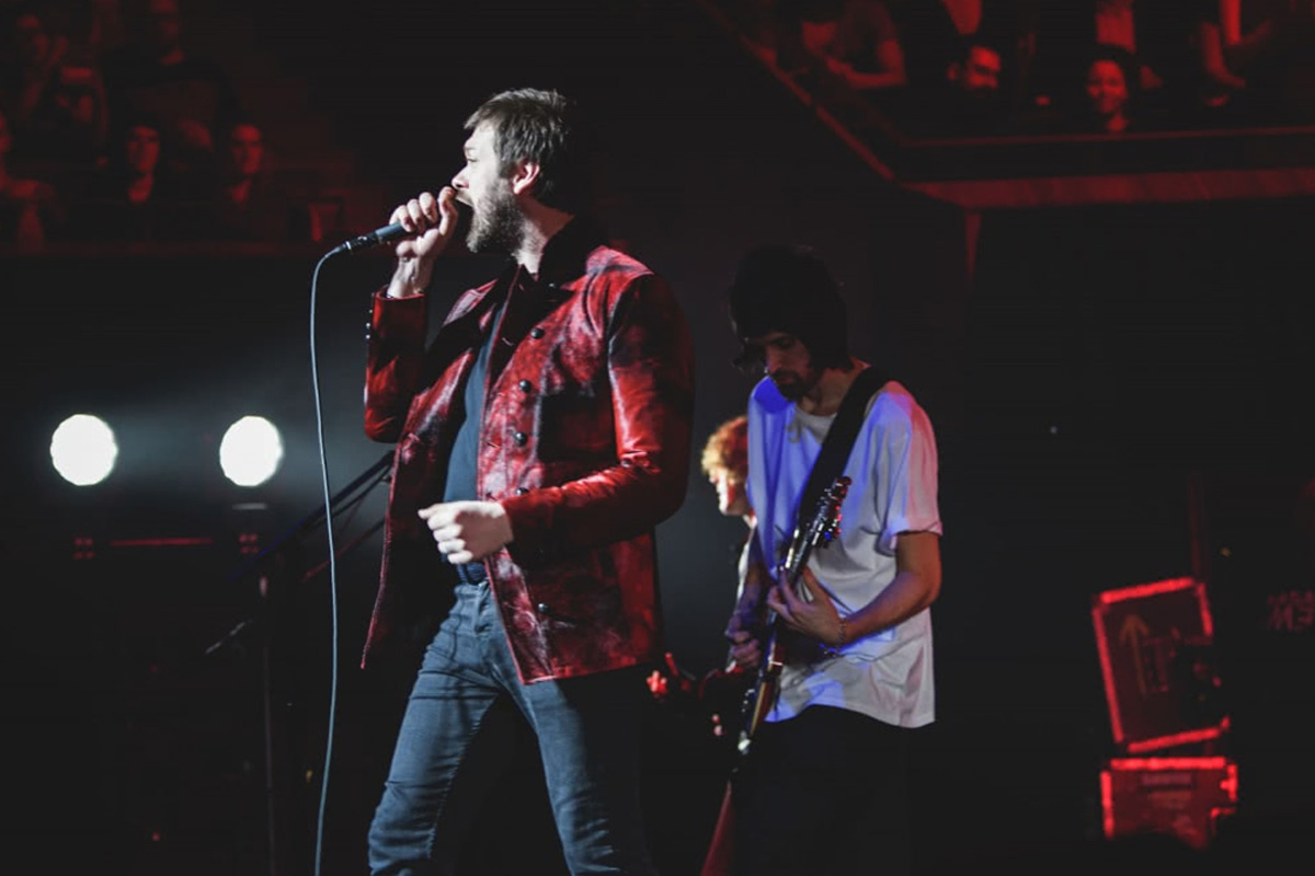 Tom Meighan of Kasabian performing in Sydney in 2017