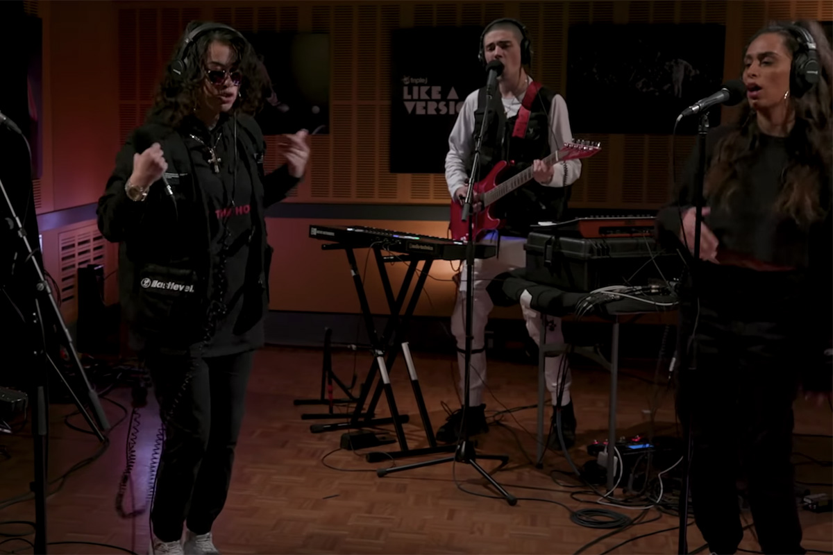 Image of Taka Perry performing for Like a Version