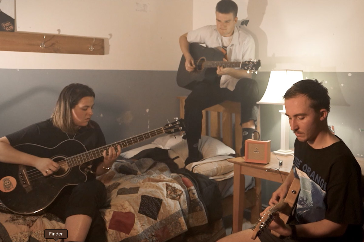 Image of colourblind performing for 'In My Room'