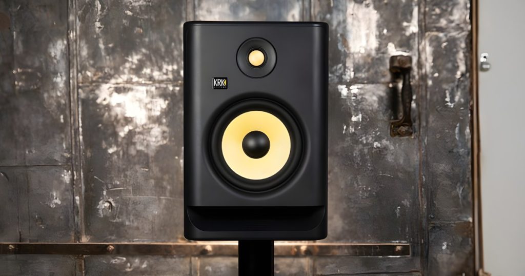 ROKIT 7 G4 studio monitor.