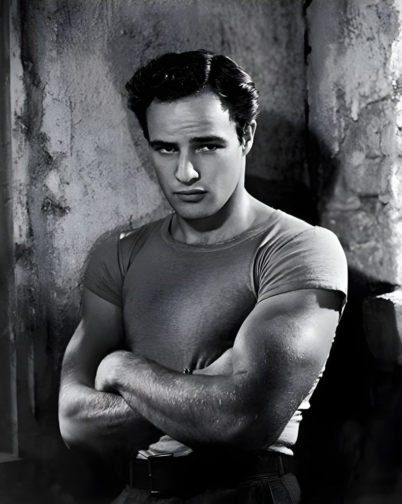 Marlon Brando wearing a T-shirt in A Streetcar Named Desire (1951)